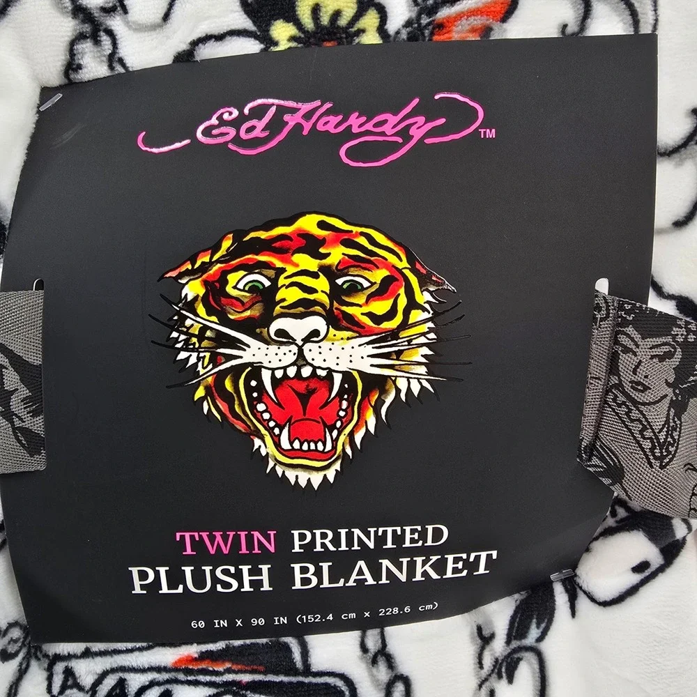Ed Hardy Twin Printed Plush Blanket White Tattoo Skull Cards Dice 60x90 New